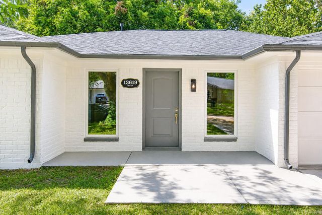 13619 Elm Court, Sugar Land, TX 77498