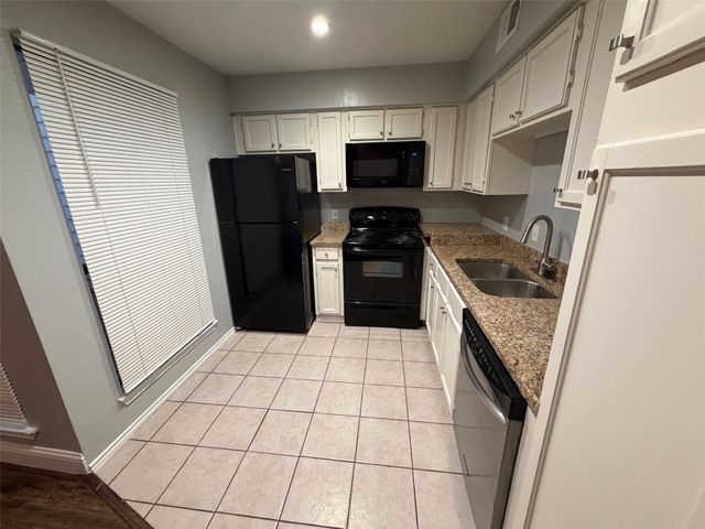 2300 Balsam Drive G112, Arlington, TX 76006