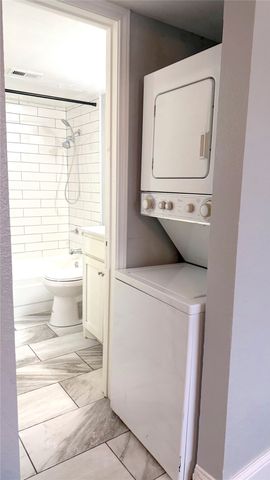 2300 Balsam Drive G112, Arlington, TX 76006