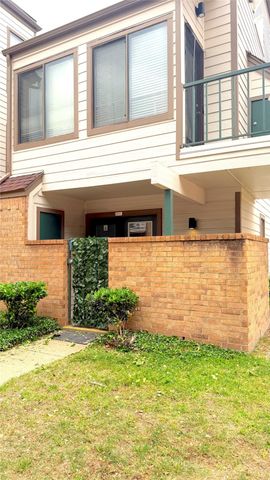 2300 Balsam Drive G112, Arlington, TX 76006