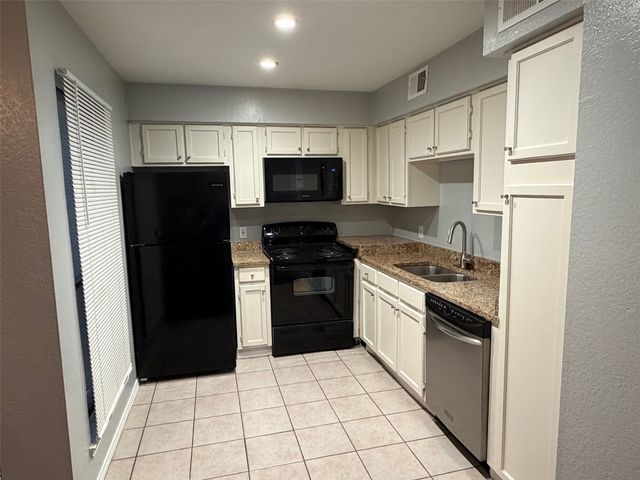 2300 Balsam Drive G112, Arlington, TX 76006