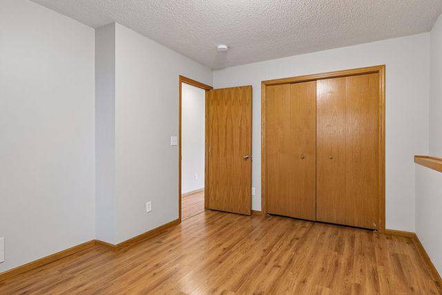 6111 45th Street N, Oakdale, MN 55128