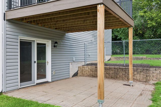 6111 45th Street N, Oakdale, MN 55128