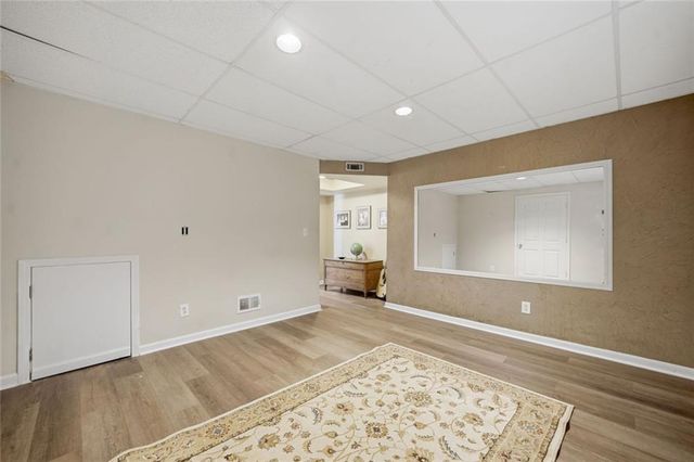 717 Jamie Way NE, Woodstock, GA 30188