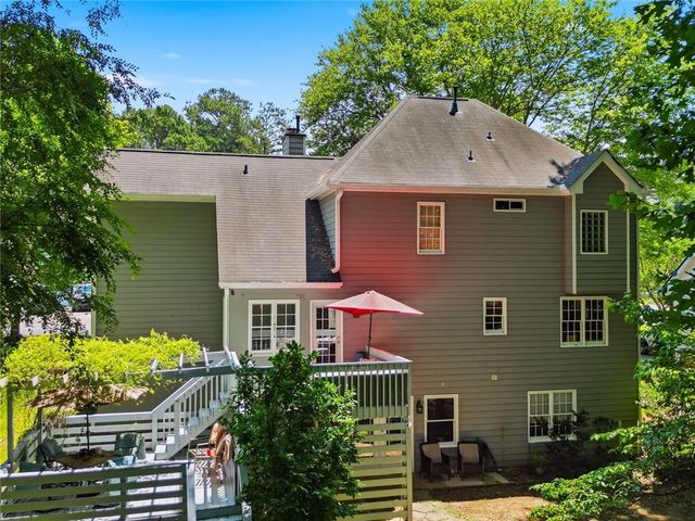 717 Jamie Way NE, Woodstock, GA 30188