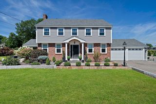 1 Breton Dr, Canton, MA 02021
