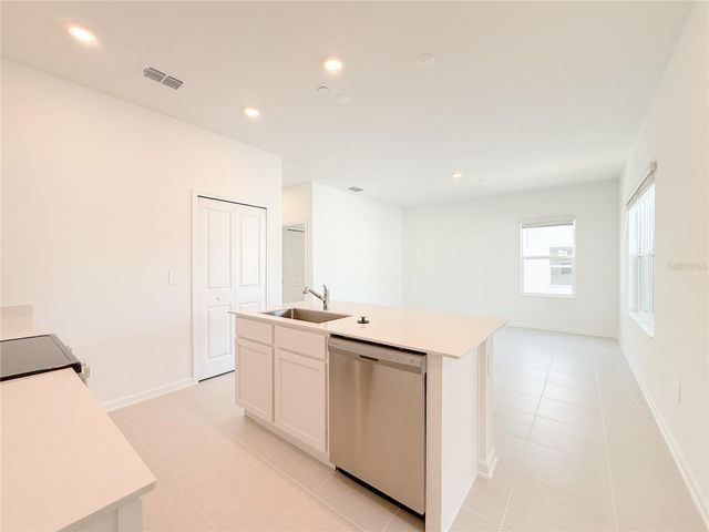 1975 STAKE OUT WAY, Apopka, FL 32703