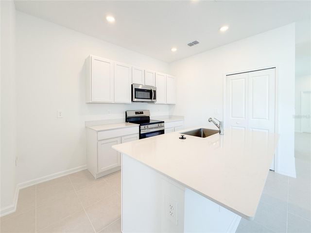 1975 STAKE OUT WAY, Apopka, FL 32703