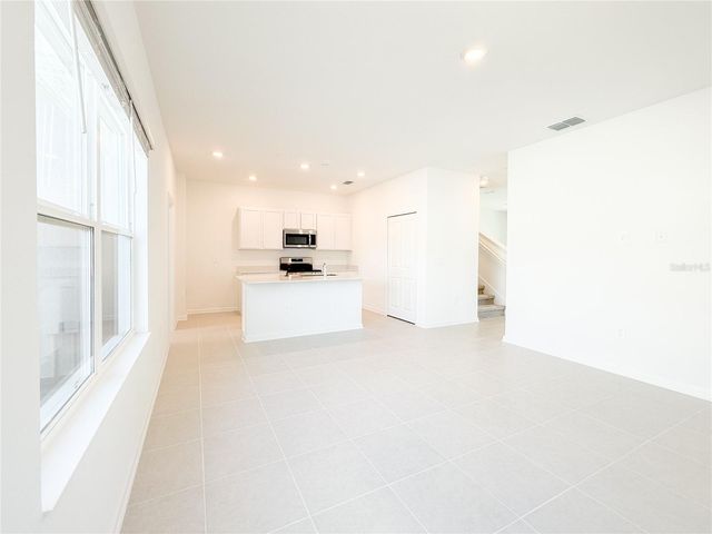 1975 STAKE OUT WAY, Apopka, FL 32703