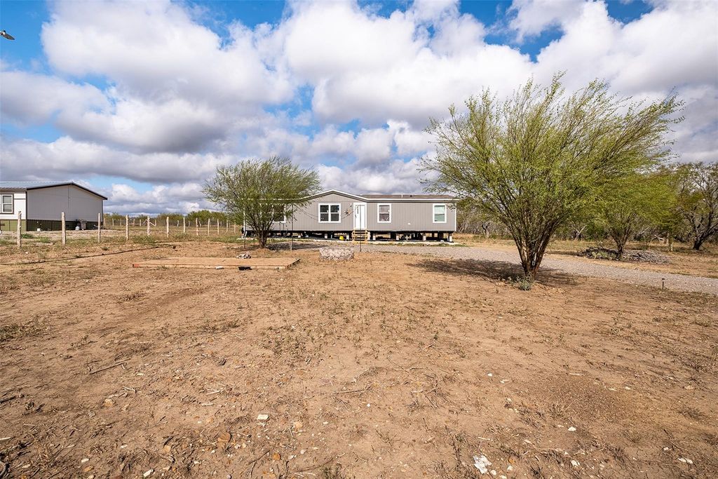 114 Blue Quail ST, Dale, TX 78616