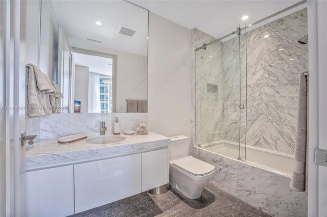 17901 Collins Ave 2404, Sunny Isles Beach, FL 33160