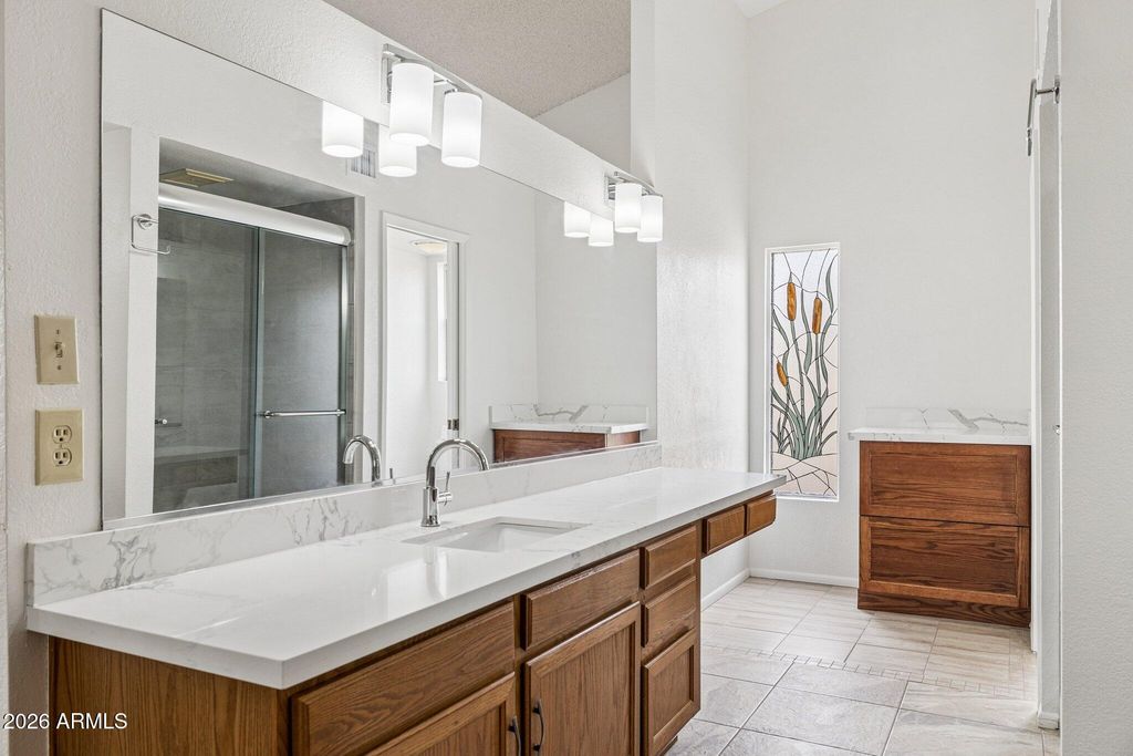 Image 16 of property listing at 12802 S 40TH Place, Phoenix, AZ 85044
