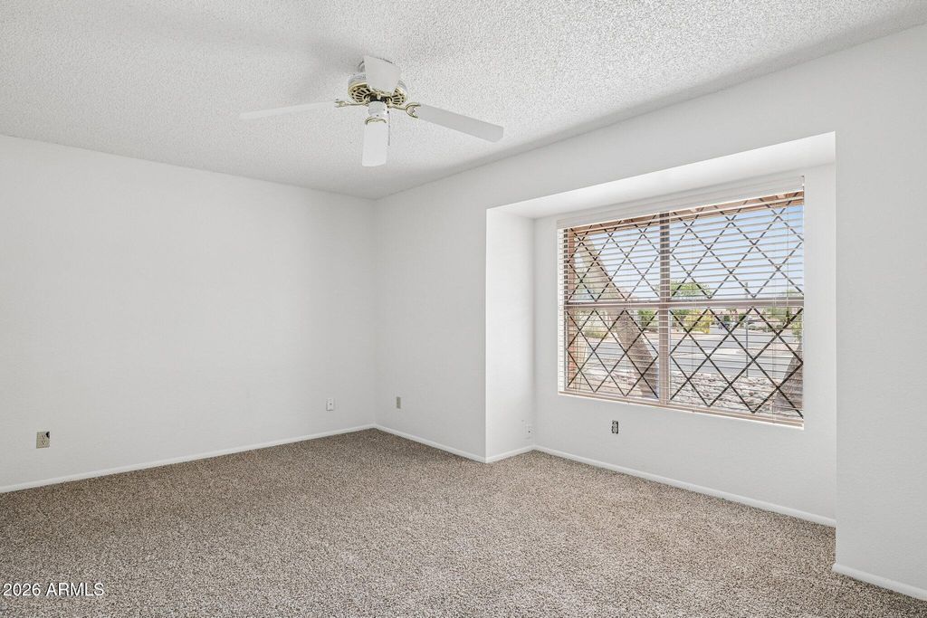 Image 19 of property listing at 12802 S 40TH Place, Phoenix, AZ 85044