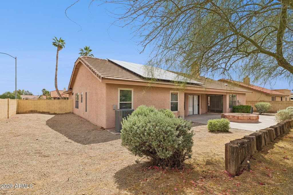 Image 25 of property listing at 12802 S 40TH Place, Phoenix, AZ 85044