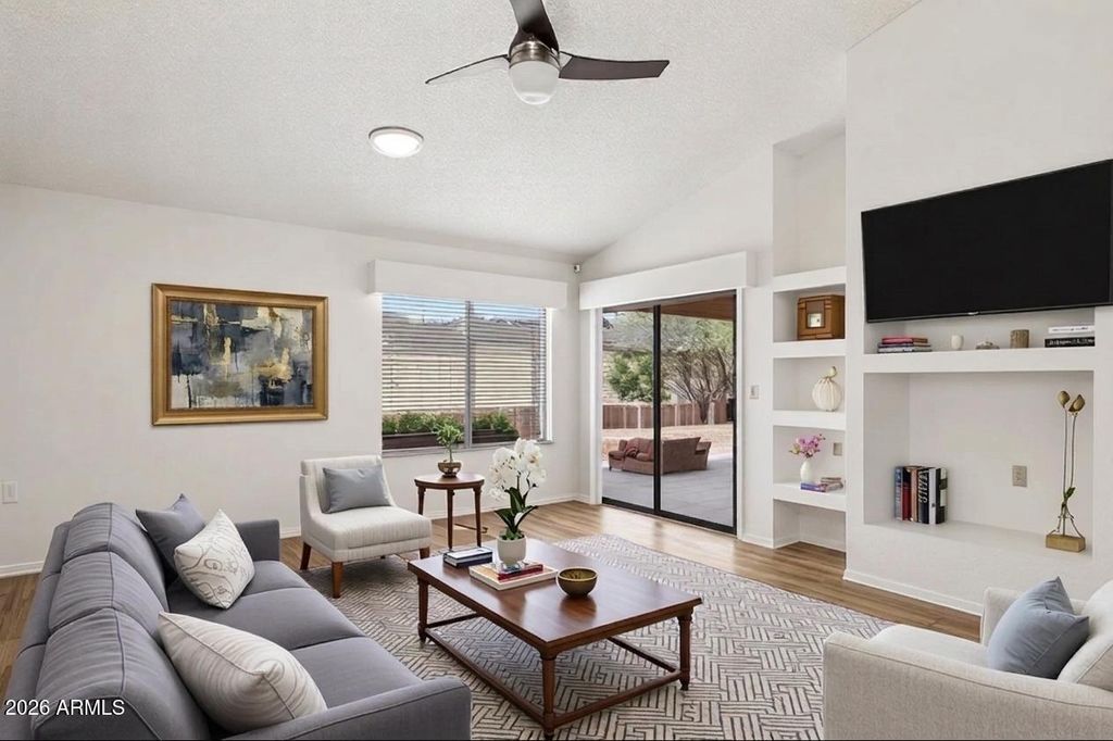 Image 9 of property listing at 12802 S 40TH Place, Phoenix, AZ 85044