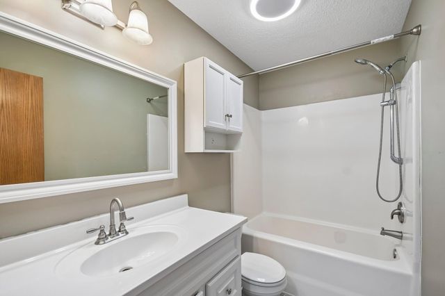 905 Walnut Street, Farmington, MN 55024