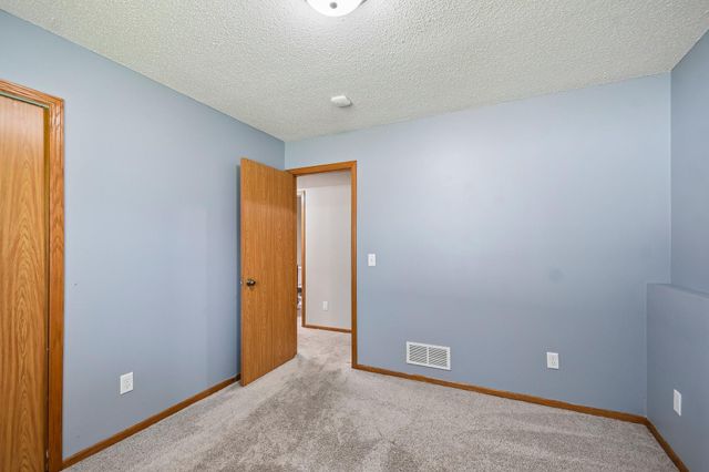 905 Walnut Street, Farmington, MN 55024