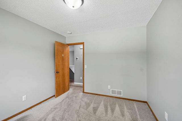 905 Walnut Street, Farmington, MN 55024