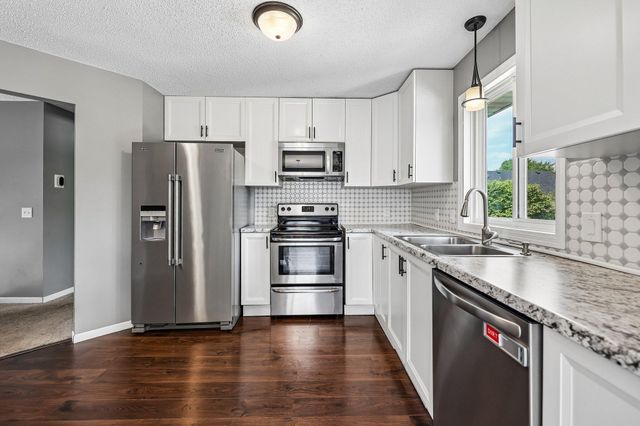 905 Walnut Street, Farmington, MN 55024