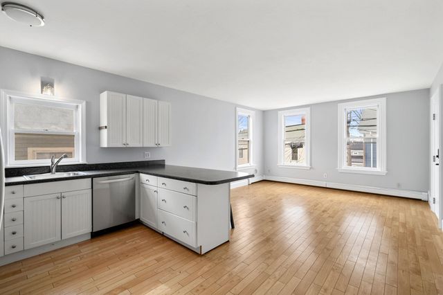 314 Islington St Apt 3, Portsmouth, NH 03801