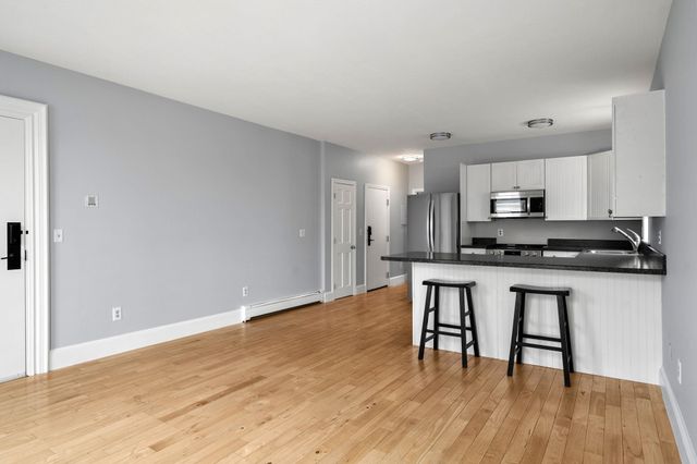314 Islington St Apt 3, Portsmouth, NH 03801
