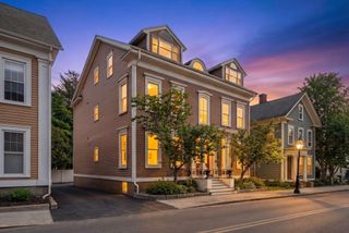 314 Islington St Apt 3, Portsmouth, NH 03801