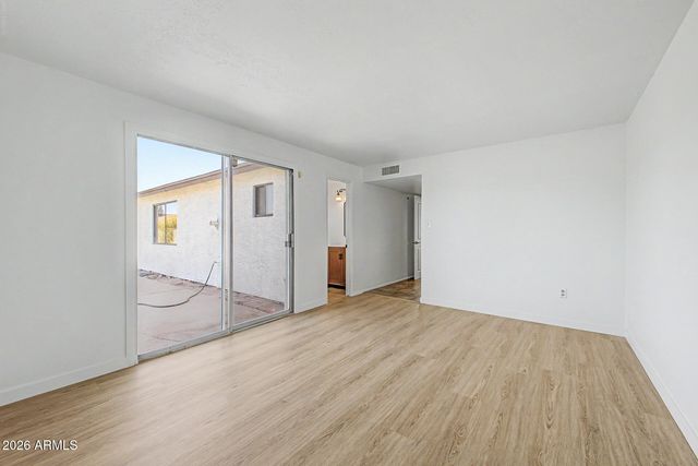 6142 W CYPRESS Street, Phoenix, AZ 85035