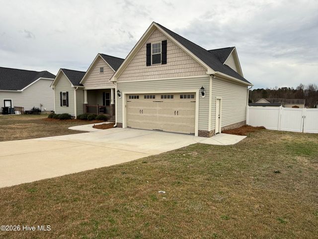 41 Clipper Lane, Smithfield, NC 27577