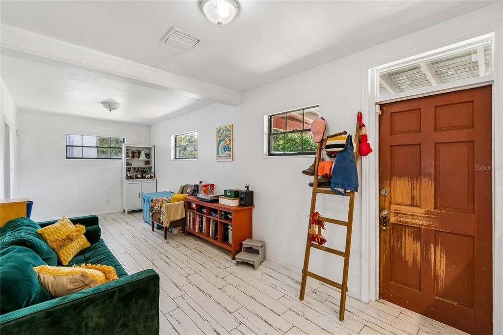 Image 11 of property listing at 3742 MARTIN STREET, Orlando, FL 32806
