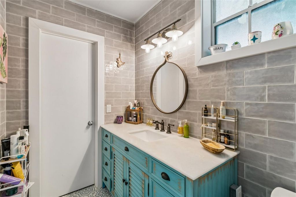 Image 15 of property listing at 3742 MARTIN STREET, Orlando, FL 32806