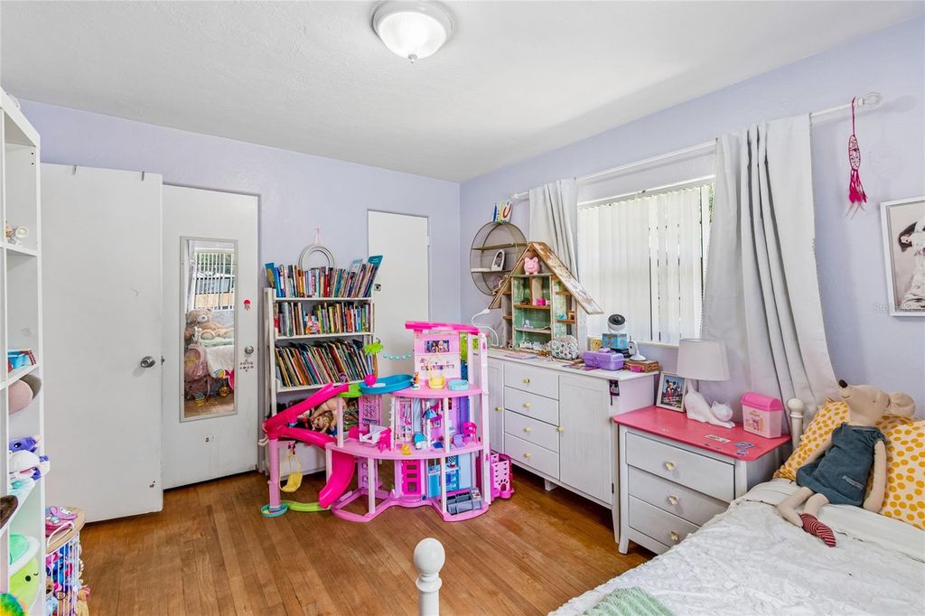 Image 20 of property listing at 3742 MARTIN STREET, Orlando, FL 32806