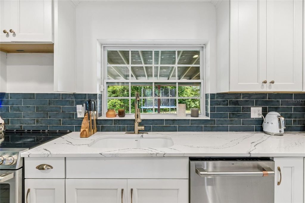 Image 6 of property listing at 3742 MARTIN STREET, Orlando, FL 32806