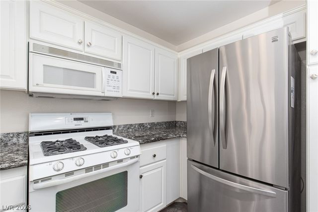 27 Belle La Blanc Avenue, Las Vegas, NV 89123