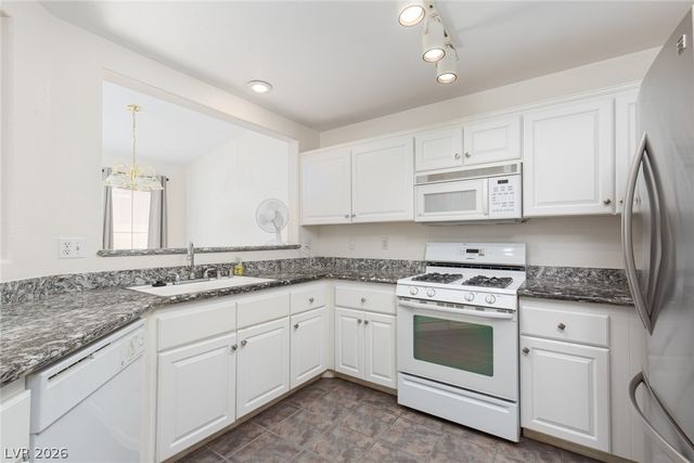 27 Belle La Blanc Avenue, Las Vegas, NV 89123