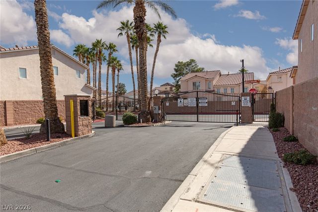 27 Belle La Blanc Avenue, Las Vegas, NV 89123