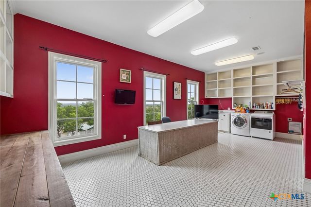 999 Schwarzlose Road, New Braunfels, TX 78130
