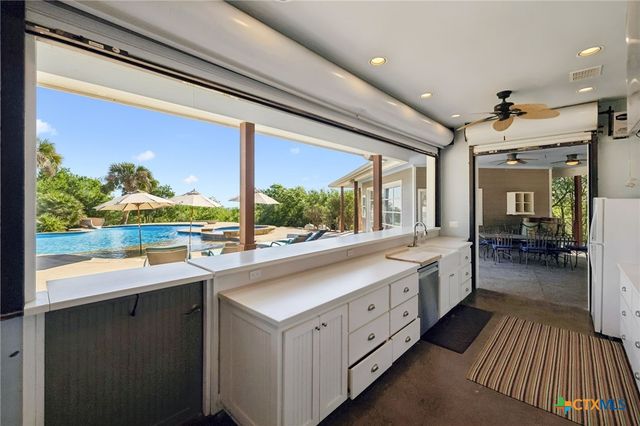 999 Schwarzlose Road, New Braunfels, TX 78130