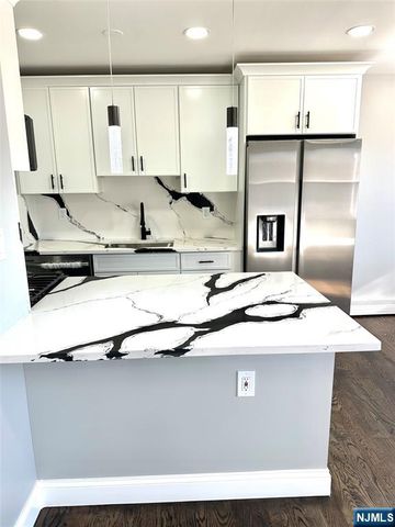 41 W Church Street 11, Bergenfield, NJ 07621