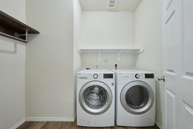 2214 Timberland Country Court, Conroe, TX 77304