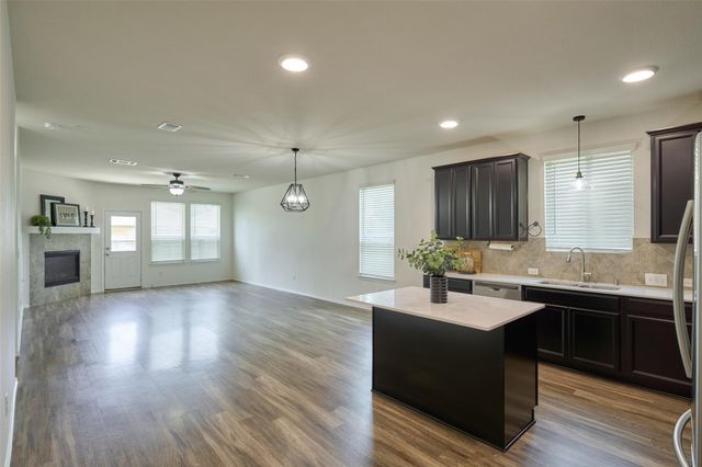2214 Timberland Country Court, Conroe, TX 77304