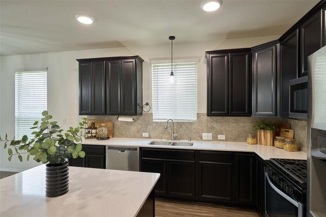 2214 Timberland Country Court, Conroe, TX 77304