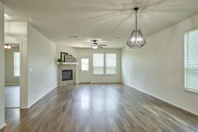 2214 Timberland Country Court, Conroe, TX 77304