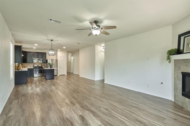 2214 Timberland Country Court, Conroe, TX 77304