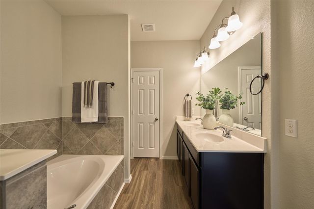 2214 Timberland Country Court, Conroe, TX 77304