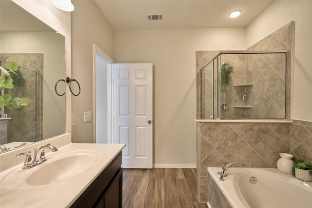 2214 Timberland Country Court, Conroe, TX 77304