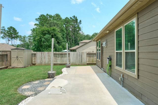 2214 Timberland Country Court, Conroe, TX 77304
