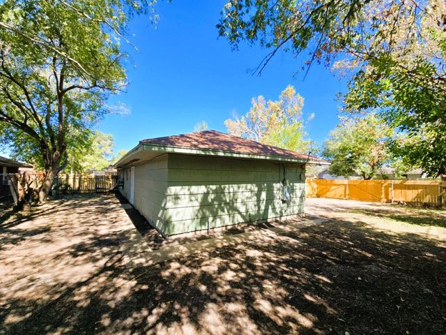 4203 Wuthering Heights Drive, Houston, TX 77045