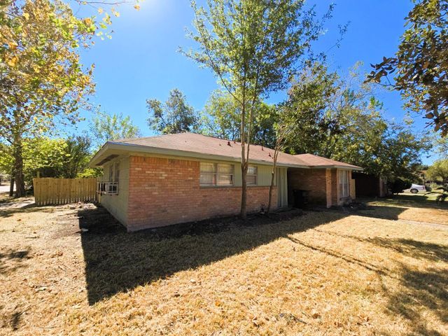 4203 Wuthering Heights Drive, Houston, TX 77045