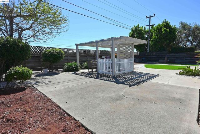 5332 Selma Ave, Fremont, CA 94536