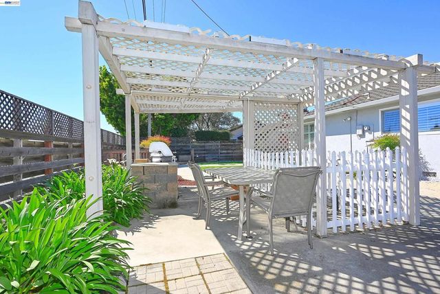 5332 Selma Ave, Fremont, CA 94536